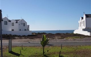 510 m² Land available in Golden Mile