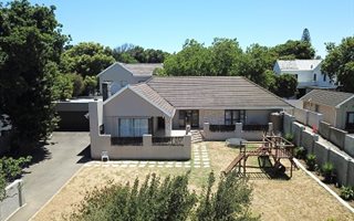 4 Bedroom House in Valmary Park