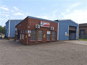 4600 m² Industrial space in Alton
