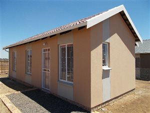 3 Bed House in De Deur