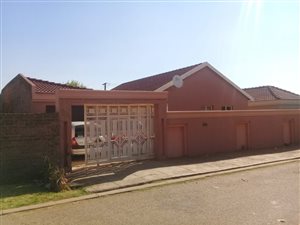 3 Bed House in Dobsonville