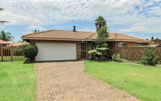 3 Bedroom House in Ravenswood