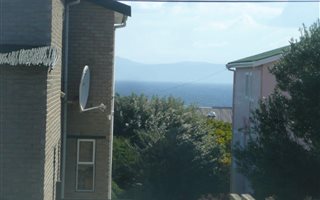 495 m² Land available in De Kelders