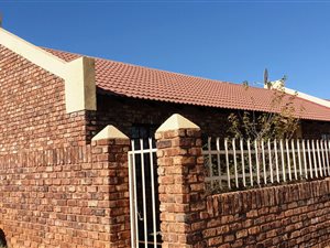 3 Bed House in Camelot