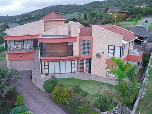 4 Bed House in Outeniqua Strand