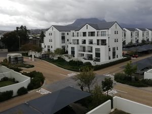2 Bed Apartment in Strand North