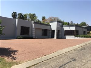 600 m² Office Space in Parkmore