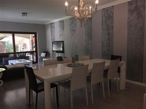2.5 Bed Apartment in Waverley