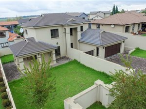 3 Bed House in Midlands Estate