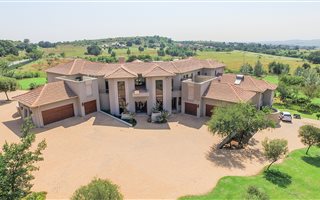 10 Bedroom House in Blue Saddle Ranches