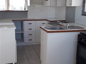 2 Bed House in Somerset West Central