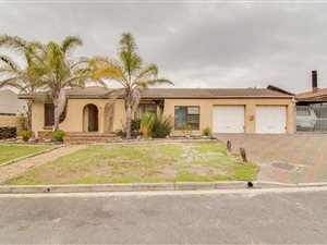 4 Bed House in Oakglen
