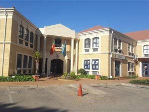 2000 m² Office Space in Bruma