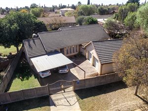 3 Bed House in Crystal Park