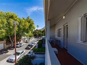2 Bed Apartment in Oranjezicht