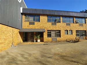 1700 m² Commercial space in Stormill