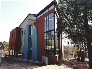 245 m² Commercial space in Moreleta Park