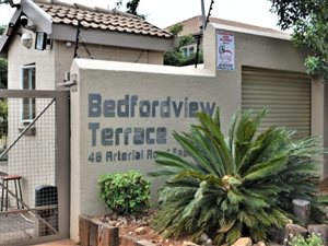 2 Bed Townhouse in Bedfordview