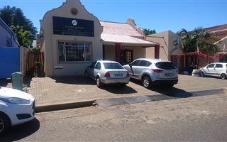 120 m² Retail Space in Westdene