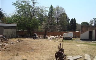 983 m² Land available in Fontainebleau