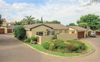 2 Bedroom Simplex in Moreleta Park