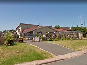 5 Bed House in Shallcross