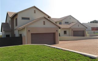 3 Bedroom House in Eldoraigne