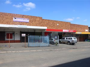 895 m² Retail Space in Robertsham