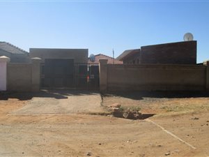 1 Bed Apartment in Vosloorus