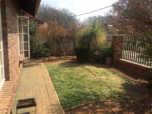2 Bed Townhouse in Vanderbijlpark CE1
