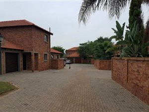 3 Bed House in Hazeldean (Silverlakes Surroundings)