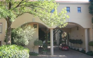 2 Bedroom Duplex in Benmore Gardens