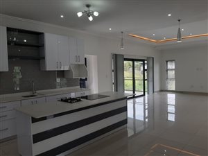 4 Bed House in Palm Lakes Estate