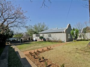 4 Bed House in Thornhill Estate