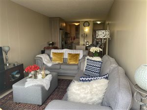 2 Bed Apartment in Constantia Park