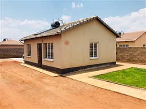 2 Bed House in Protea Glen