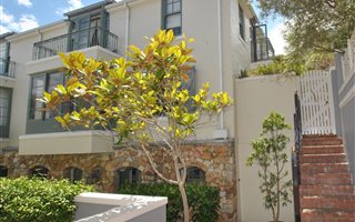3 Bedroom Townhouse in Kalk Bay