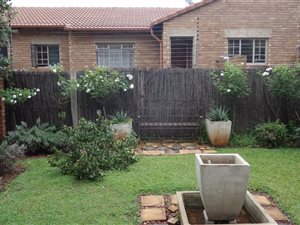 2 Bed Townhouse in Die Hoewes