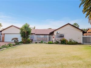 3 Bed House in Jansen Park
