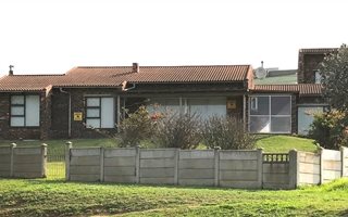3 Bedroom House in Jeffreys Bay