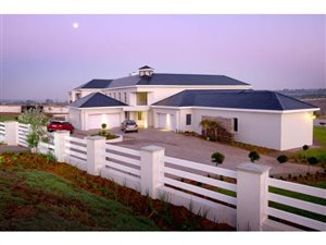 5115 m² Land available in Blue Hills