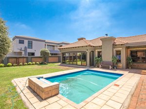 4 Bed House in Helderwyk