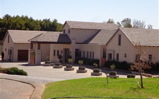 8233 m² Land available in Mooikloof Heights