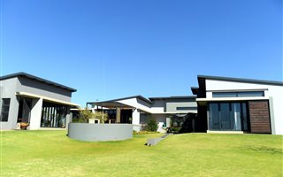 7 Bedroom House in Mooikloof Glen