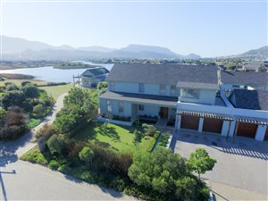6 Bed House in Noordhoek