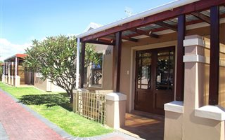 2 Bedroom House in Strand South