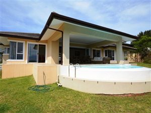 4 Bed House in Pezula Golf Estate