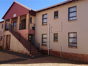 3 Bed Apartment in Grobler Park