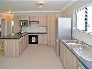 2 Bed Apartment in Broadacres