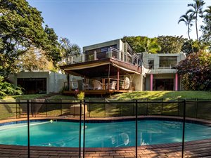 4 Bed Duplex in Essenwood